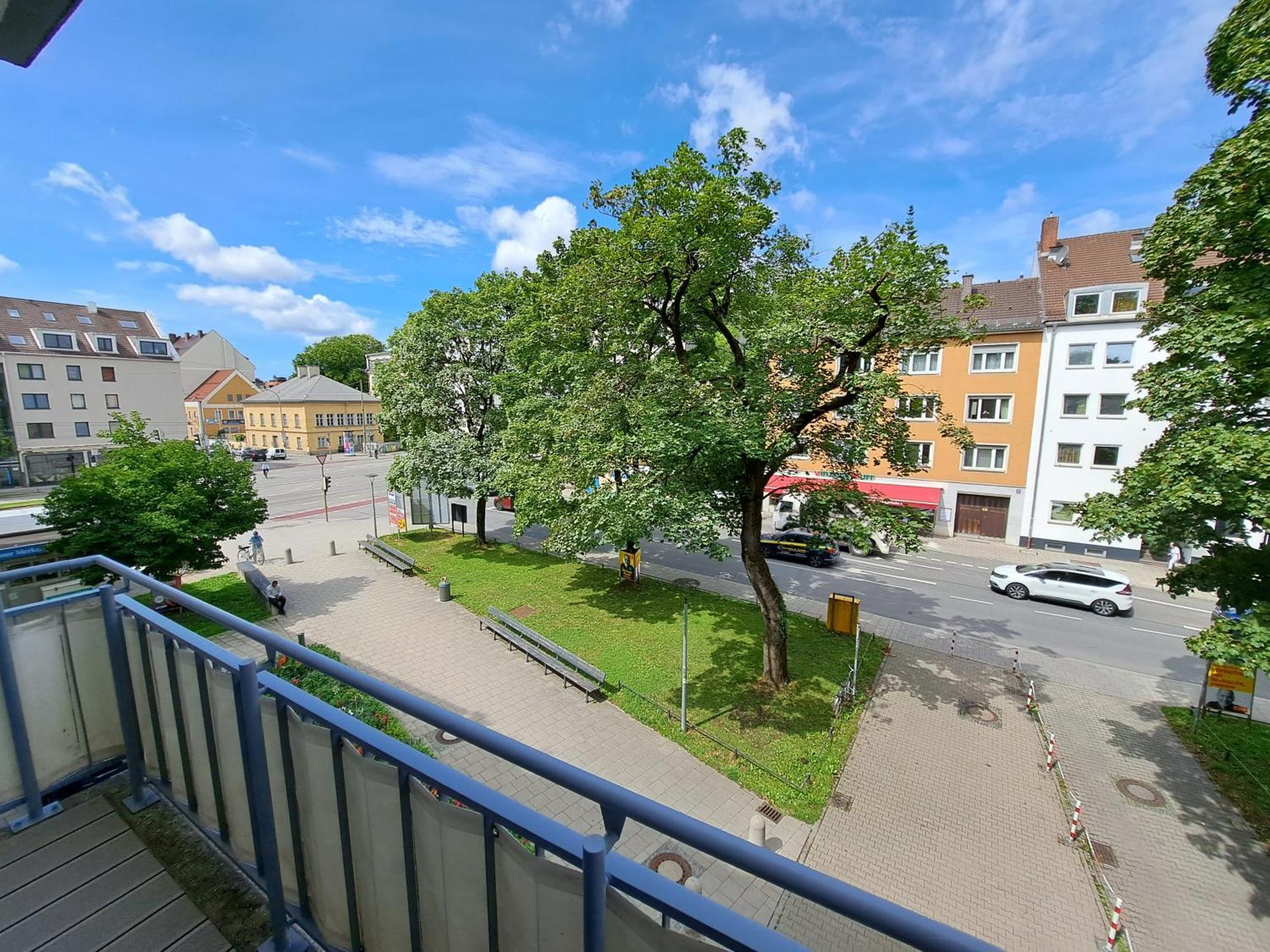 Апартаменты East Park Baumkirchner Str 18
