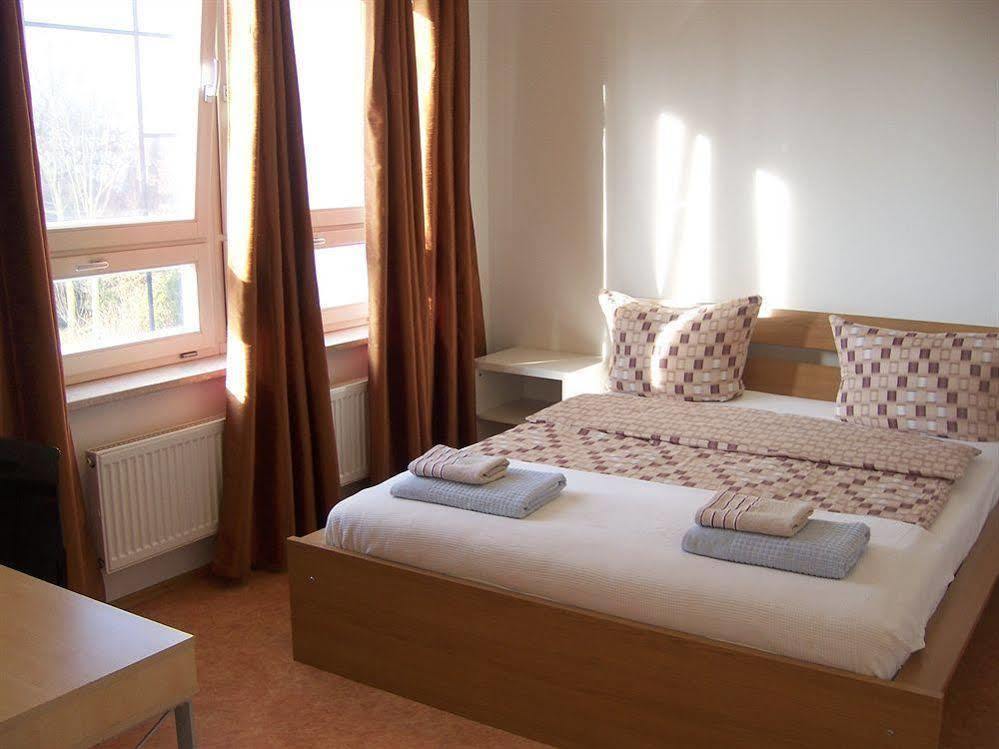 Апартаменты East Park Baumkirchner Str 18