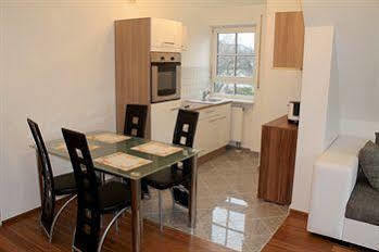 East Park Baumkirchner Str 18 Апартаменты *